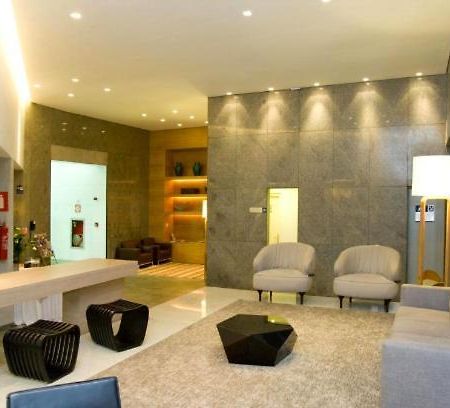 Max Savassi Luxury Apartment เบโลโอรีซอนชี ภายนอก รูปภาพ