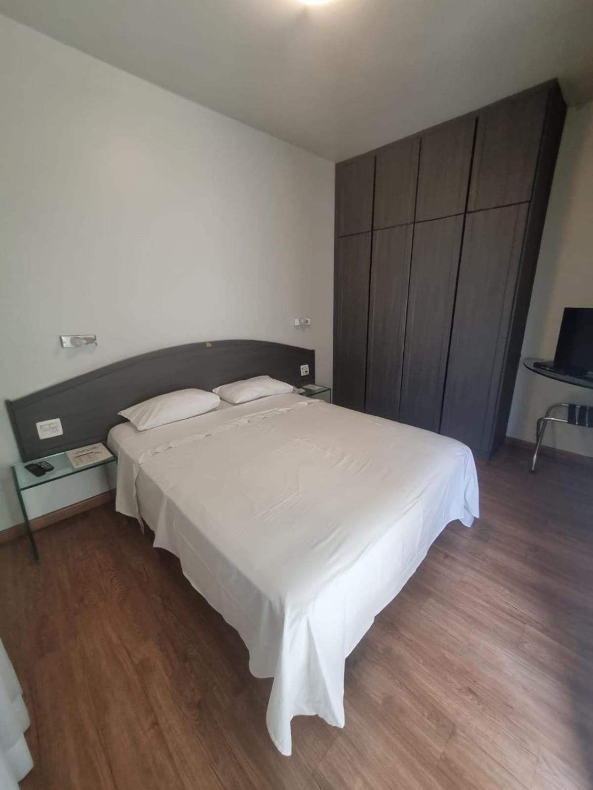 Max Savassi Luxury Apartment เบโลโอรีซอนชี ภายนอก รูปภาพ